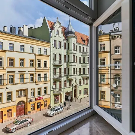Kosciuszki Street Studio No. 5 * Vratislav